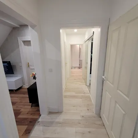 Modern 52 M2 With Air Conditioning Close To Messe Duesseldorf & Koeln Χίλντεν