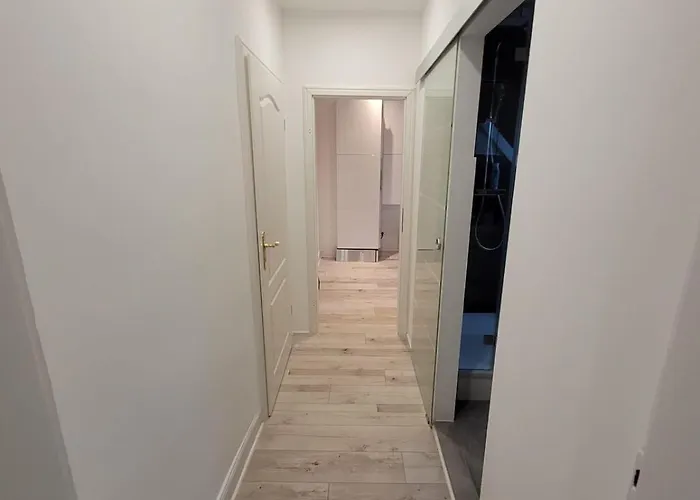 Modern 52 M2 With Air Conditioning Close To Messe Duesseldorf & Koeln *